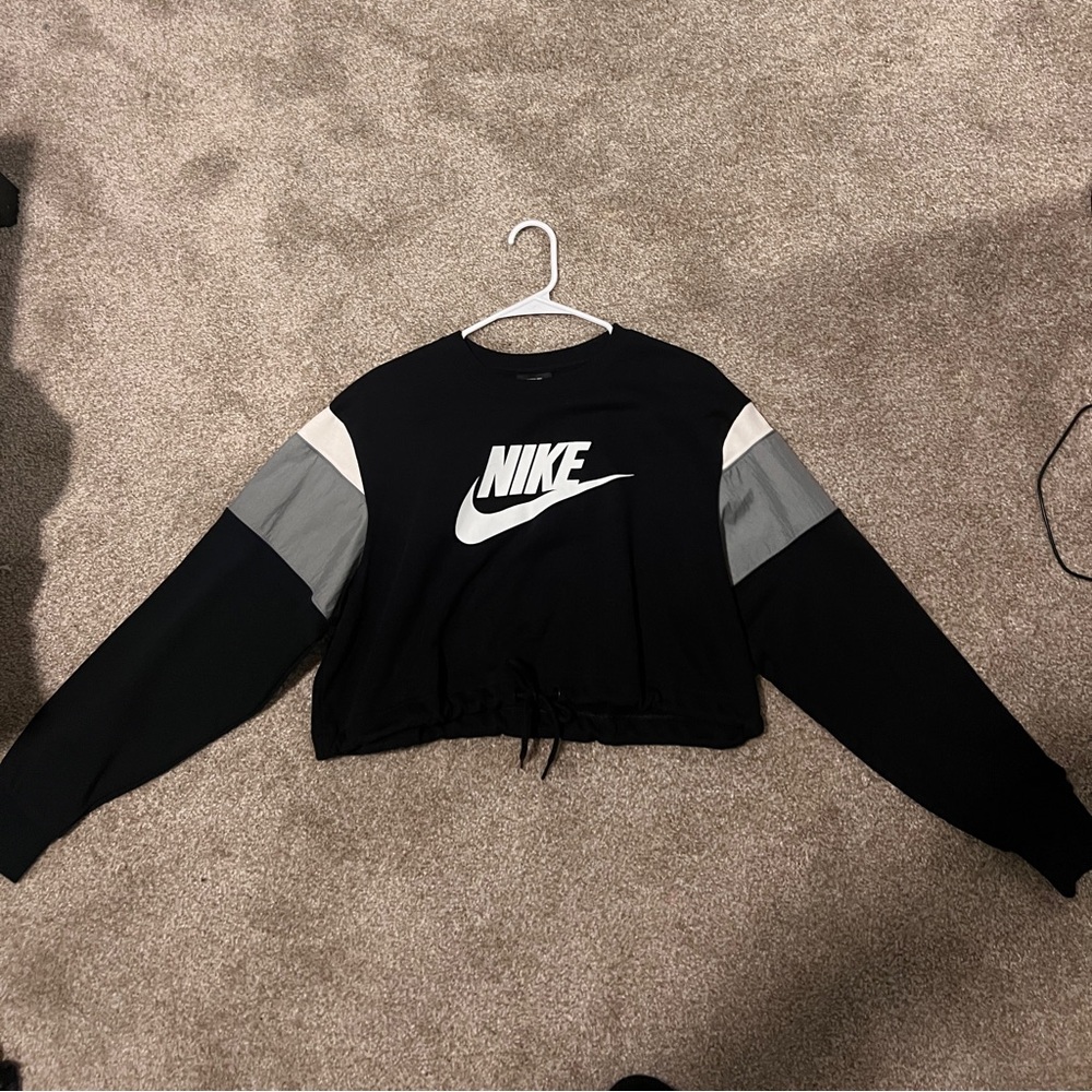 Nike cropped crew neck